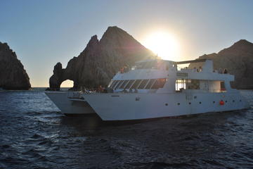 Cabo San Lucas Sunset and Dinner Cruise