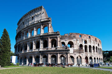 Luxury transfer from Rome to Civitavecchia via Colosseum and Roman Forum tour
