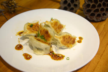 A romantic dinner in chef's kitchen - Chef's Table on every Tuesday and Saturday