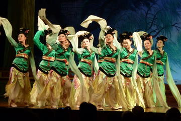 Xi'an Night Muslim Quarter Foodie Experience with Tang Dynasty Imperial Show
