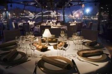 Seine River Dinner Cruise with Japanese Guide (Mybus)
