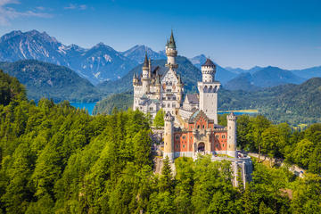 Neuschwanstein, Linderhof Full Day Sightseeing Tour from Munich - self guided tour (Japanese)