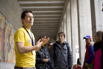Guided tour in Spanish about the Berlin Wall the divided city escapes and spies