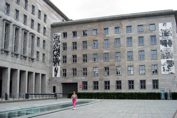 Tour in Spanish around Berlin the 3er Reich and the 2nd World War