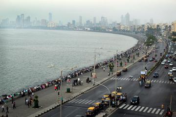 Cultural Morning at Mahalakshmi Temple with Haji Ali Dargah and Marine Drive