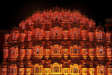 Evening Excursion: Guided Jaipur Sightseeing including Dinner and Folk Dance Performance
