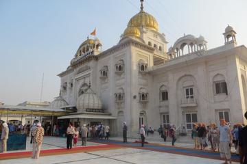 Half-Day Connaught Place Tour Including Hanuman Temple, Bangla Sahib and India Gate
