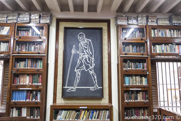 Mumbai Tour Including Chor Bazaar