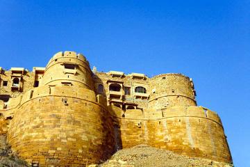 Small-Group Tour: Golden Palaces and Bustling Bazaars in Bikaner
