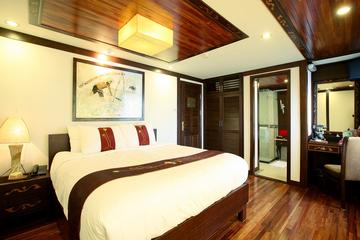 Indochina Sails Junk Cruise Ha Long 2 days 1 night depart from Ha Noi