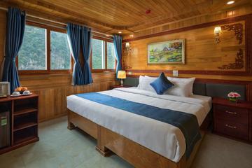 La Paci Cruise Ha Long Bay Lan Ha Bay 3 Days 2 Nights visit Viet Hai Village