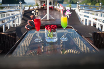 ROSA BOUTIQUE CRUISE 3 DAYS 2 NIGHTS KAYAKING AND SWIMMING