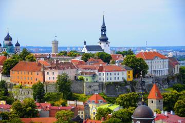 Tallinn Sightseeing Tour by Coach and Foot