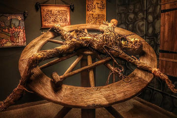 Supersaver: Medieval Torture Museum & Micro Masterpieces Art Gallery
