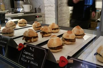 Rione Monti Like a Local: Gourmet Street Food Tour near the Colosseum