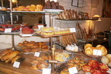 Bordeaux Gourmet Food Walking Tour with Lunch