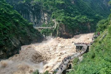 Private One Day Tour: Upper Tiger Leaping Gorge Tour with Black Dragon Pool