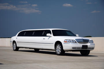 Rent a Car for Wedding: White Lincoln Limousine