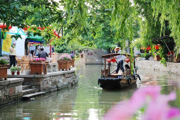 Private Shanghai City and Zhujiajiao Combo Tour with Boating, Tea Tasting, Lunch