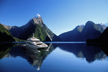 Premium Milford Sound Cruise with Optional Coach Tour from Queenstown