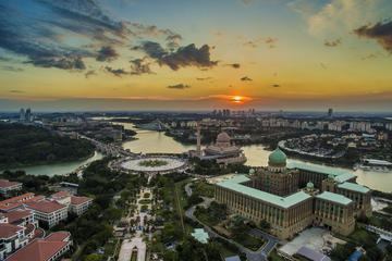 The City of the Future - Putrajaya Day or Night Tour