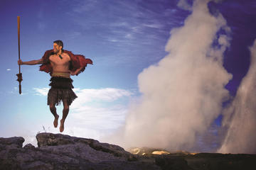 Hobbiton & Rotorua (Te Puia) Tour from Auckland in Small Groups