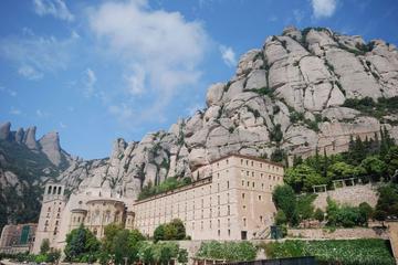 Barcelona Shore Excursion with Montserrat Tour and Skip-the-Line Park Güell