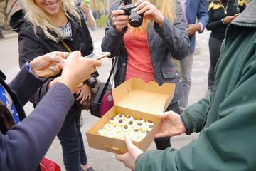 Small Group Total New York City Walking Tour with Food Tastings