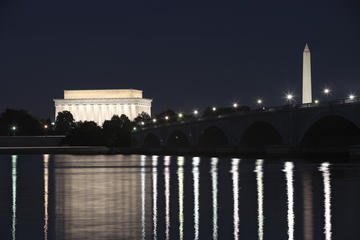 Washington DC Monuments by Moonlight Electric Cart Tour