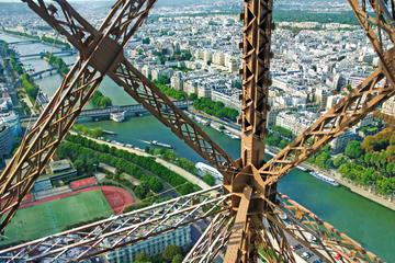 Excursion Coulisses de la Tour Eiffel, incluant l'abri souterrain du...