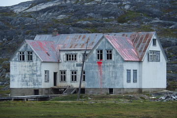 Nordafar - Abandoned fishery station - Private charter 1-6 Passengers - Cabin boat