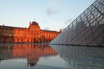 Skip the Line: Louvre and Paris Hidden Gems Walking Tour