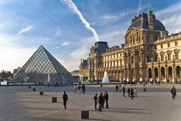 Skip-the-Line Louvre Ticket and Montmartre Art Walking Tour Double Feature