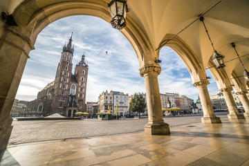 Super Saver Combo: Krakow Old Town and Jewish Quarter Walking Tour with Wawel Castle Guided Tour