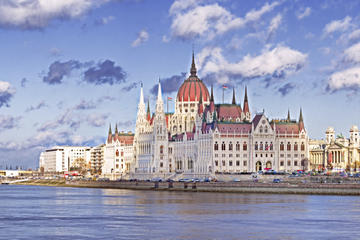 2- or 3-Night Independent Stay in Budapest with Budapest Card and Danube River Dinner Cruise