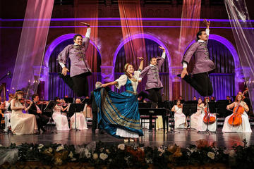 Budapest Super Saver: Private Entrance to Gellert Spa and Budapest Gala Concert with Optional Dinner Cruise