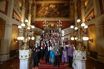 Concert met cimbalom door het Donau ...