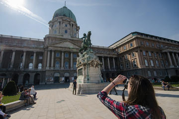 Private Professional Photography Tour of Budapest