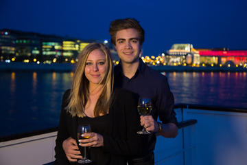 Romantic Couples Package in Budapest: Gellért Spa Visit with Danube Dinner Cruise