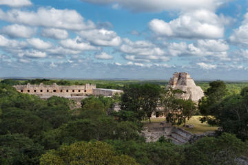 2-Day Yucatan Overview Tour Including Chichen Itza and Merida