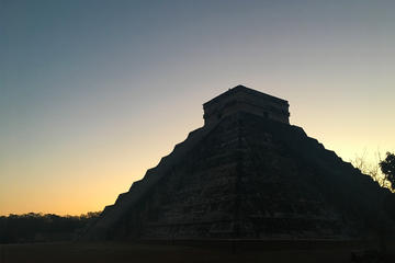 Full-Day Sunrise Tour of Chichen Itza from Cancun with Breakfast