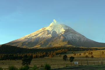 Iztaccihuatl and Popocatepetl National Park Hiking Tour from Puebla