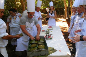 Mayan Life and Culture Experience: Chichen Itza Ruins, Cooking Class and Maya Traditions