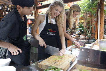 Half-Day Chengdu Courtyard Cooking Class with Local Spice Market Visit
