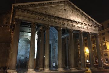 Small-Group Guided Walking Tour at Dusk in Rome with Wine