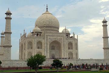 2-Day Private Tour of Agra including Taj Mahal, Fatehpur Sikri and Agra Fort from Delhi