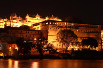 Amber Fort Light and Sound Show with Dinner and Private Transport in Jaipur