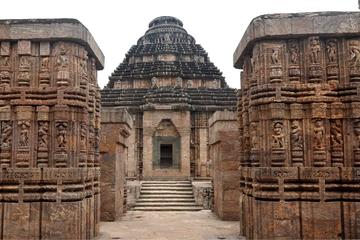 Private Tour: Konark Sun Temple and Pipli Village Day Tour from Bhubaneswar