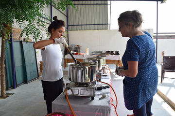 Professional Tie and Dye Class in Jaipur with Private Transfers