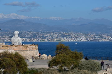 6-Hour Sightseeing Tour to Antibes, Cannes, Grasse